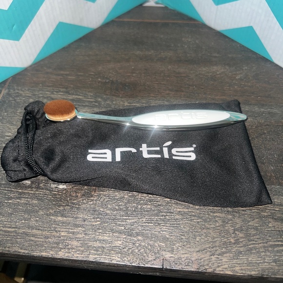Artis Elite Oval 4 Brush - NEW with dust bag - Picture 1 of 2